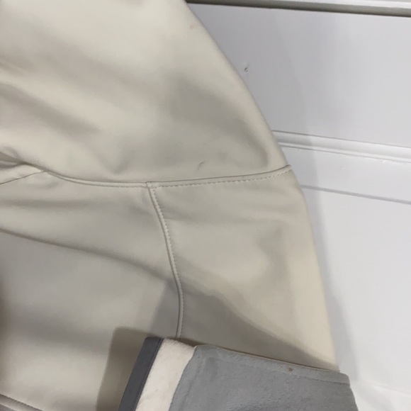 Northface size L off white jacket - Picture 5 of 5